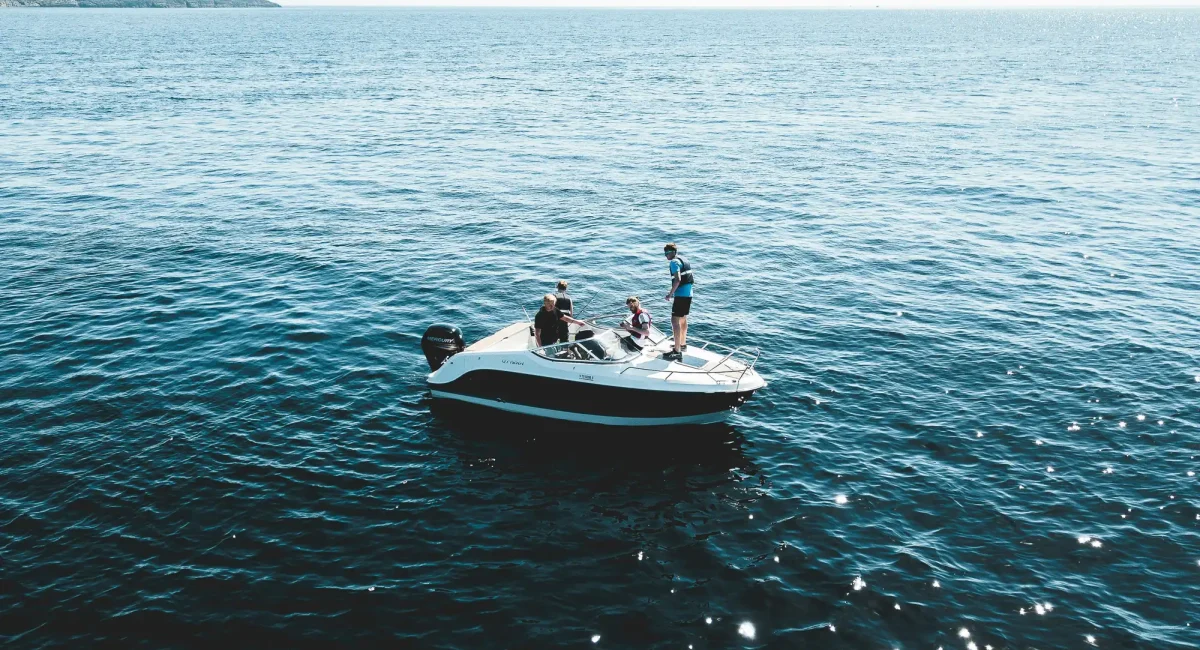 Safe summer boating and how to protect yourself